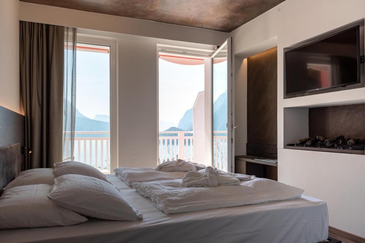 Hotel Londra Slow Living Molveno Exterior photo
