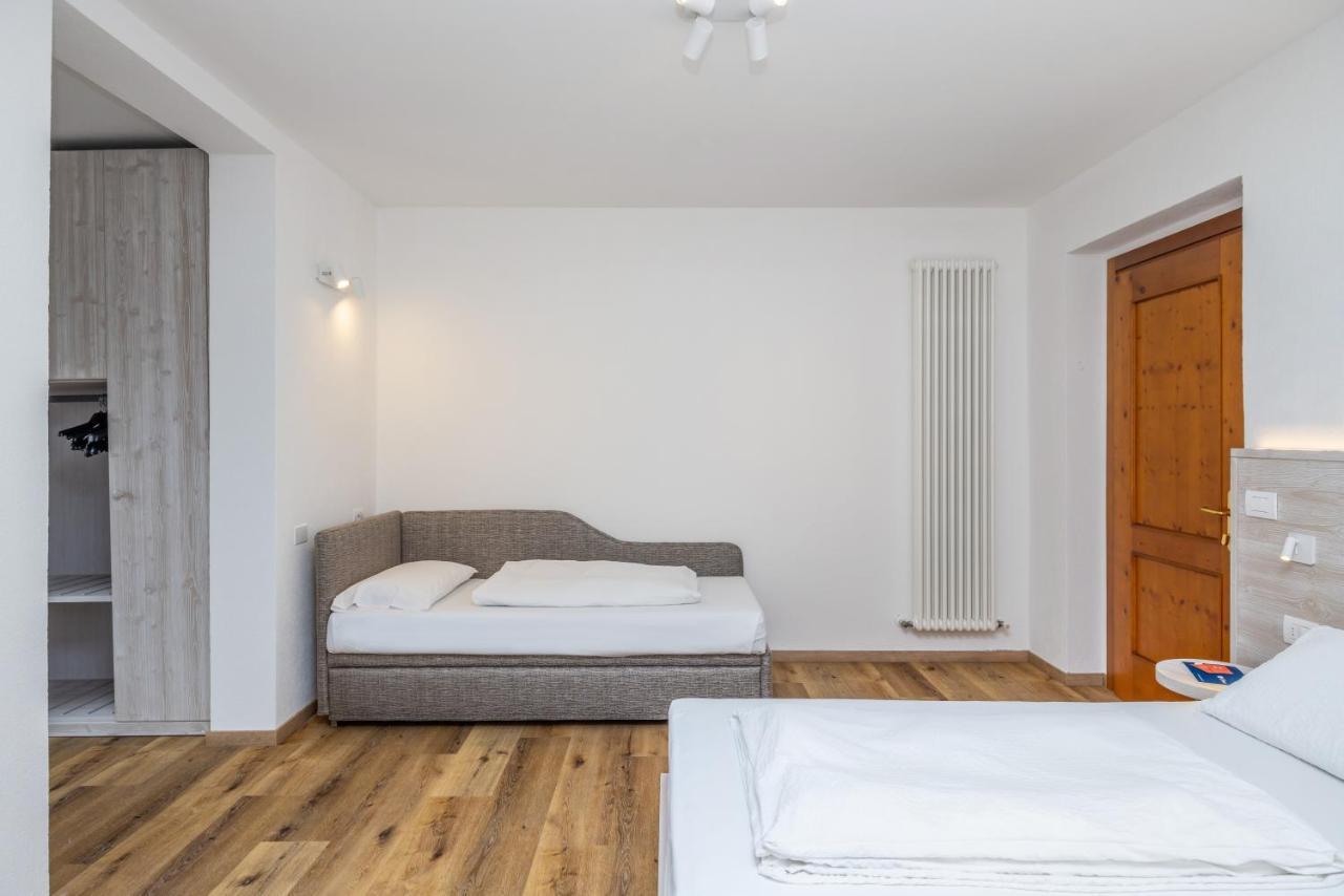 Hotel Londra Slow Living Molveno Exterior photo
