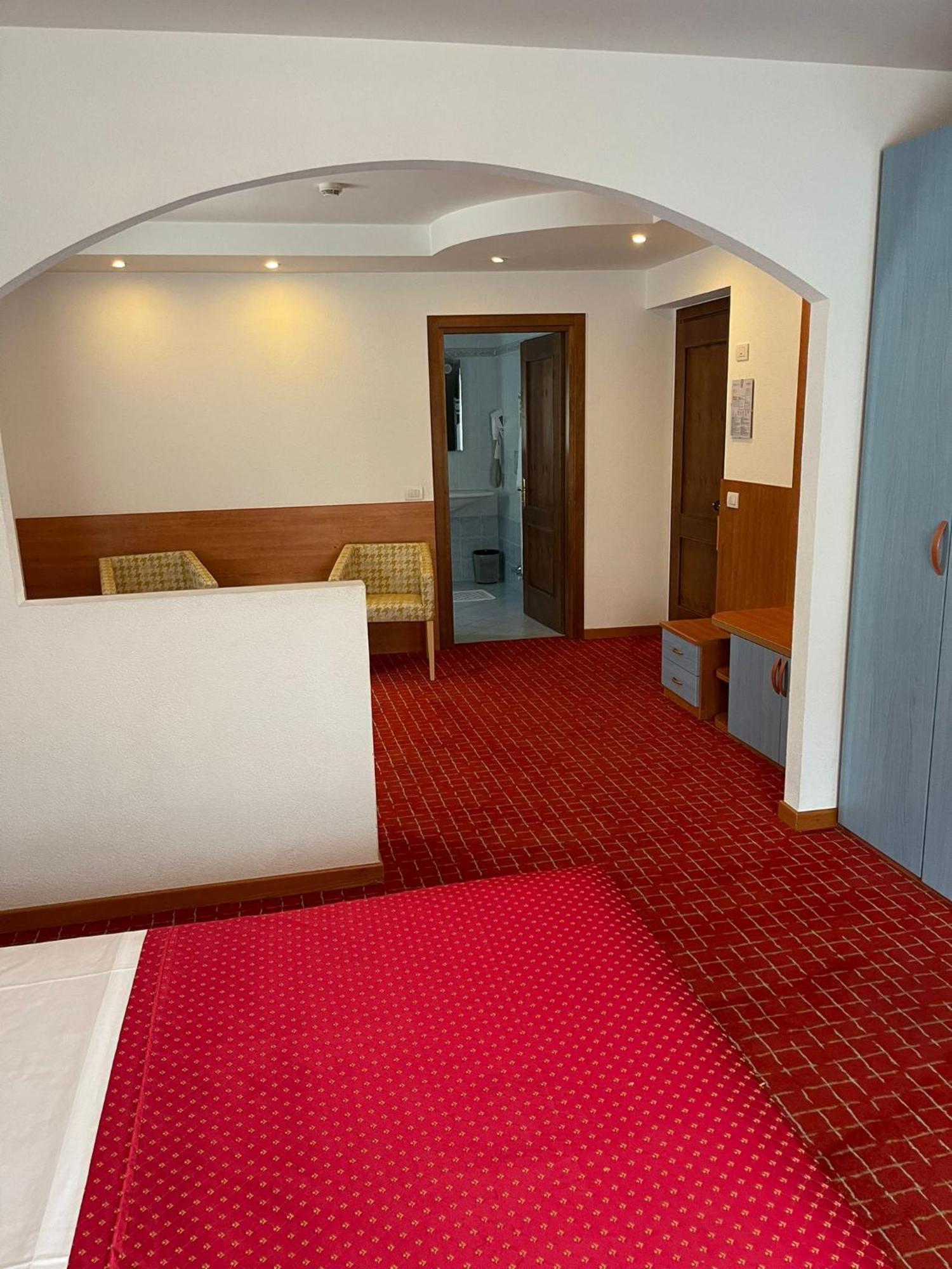 Hotel Londra Slow Living Molveno Exterior photo