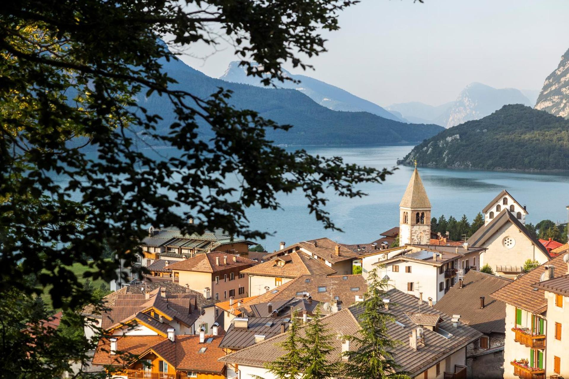 Hotel Londra Slow Living Molveno Exterior photo
